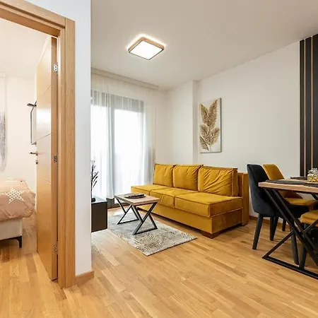 Victory 77 Apartment *